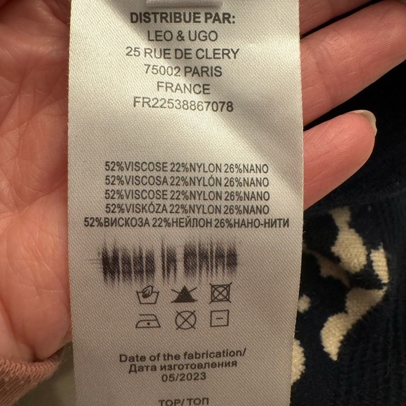 Leo & Ugo Paris Navy and White Floral Patterned Women's Sweater, sz XL - Picture 8 of 8